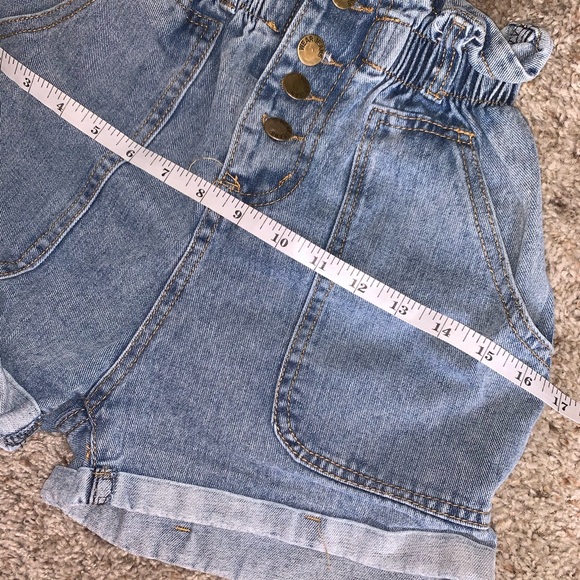 SOLD Vintage | Paper Bag Button Fly Shorts - Picture 4 of 4